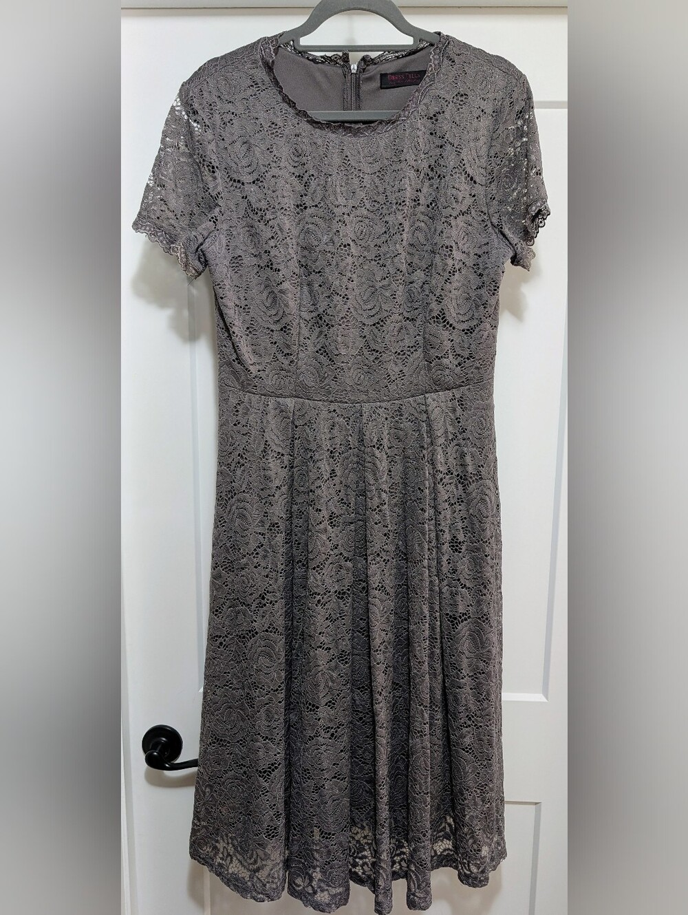Women's Dress Tells Lace Fit-and-Flare Midi Dress